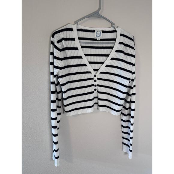 Blue Rain Tops - 🌟 - This Blue Rain Cropped Button up black and white striped long sleeve size L